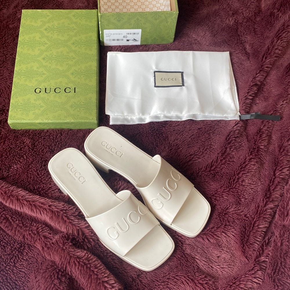Gucci Rubber Sandals (Off-White/Bone Color)